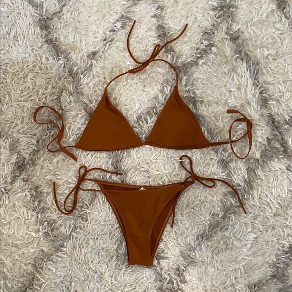 Sexy bronze caramel bikini